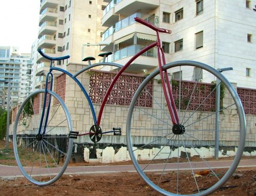 פסלי אופניים, פארק העיר באר יעקב